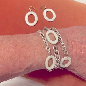 SET - ACRYLIC EARRINGS AND BRACELET